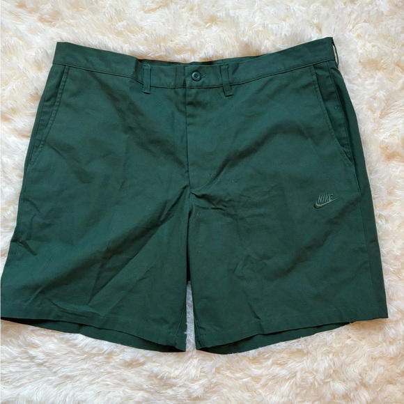 Nike Other - Nike Men’s Green Chino Shorts Size 40 Standard Fit Above Knee NWT